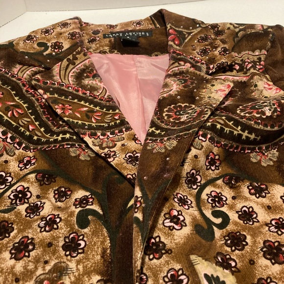 Larry Levine Short Jacket with brown and pink floral and paisley design. - Picture 3 of 12